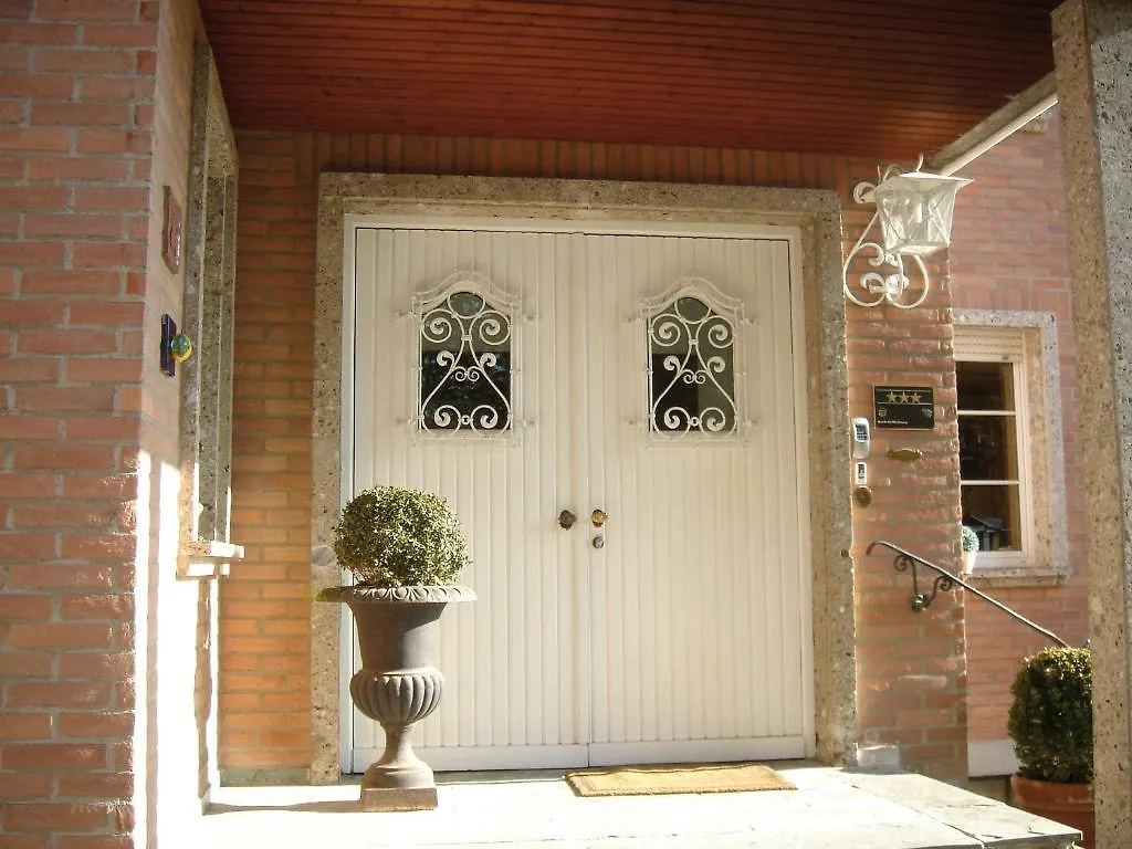 ***  Hotel B&B Bredl In Der Villa Ballestrem Straubing Duitsland